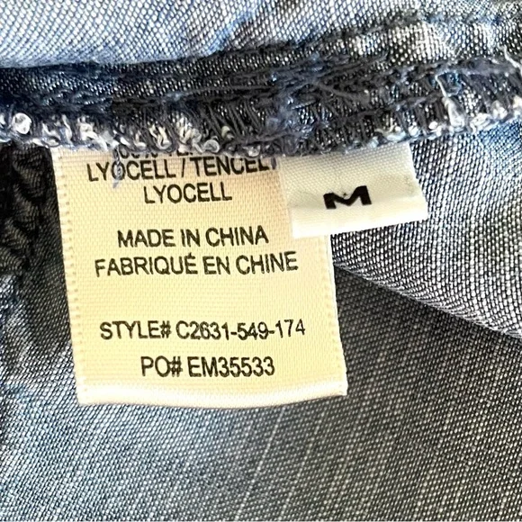 *SOLD* Anthropologie Cloth & Stone Split Back Chambray Button Down - Picture 9 of 10